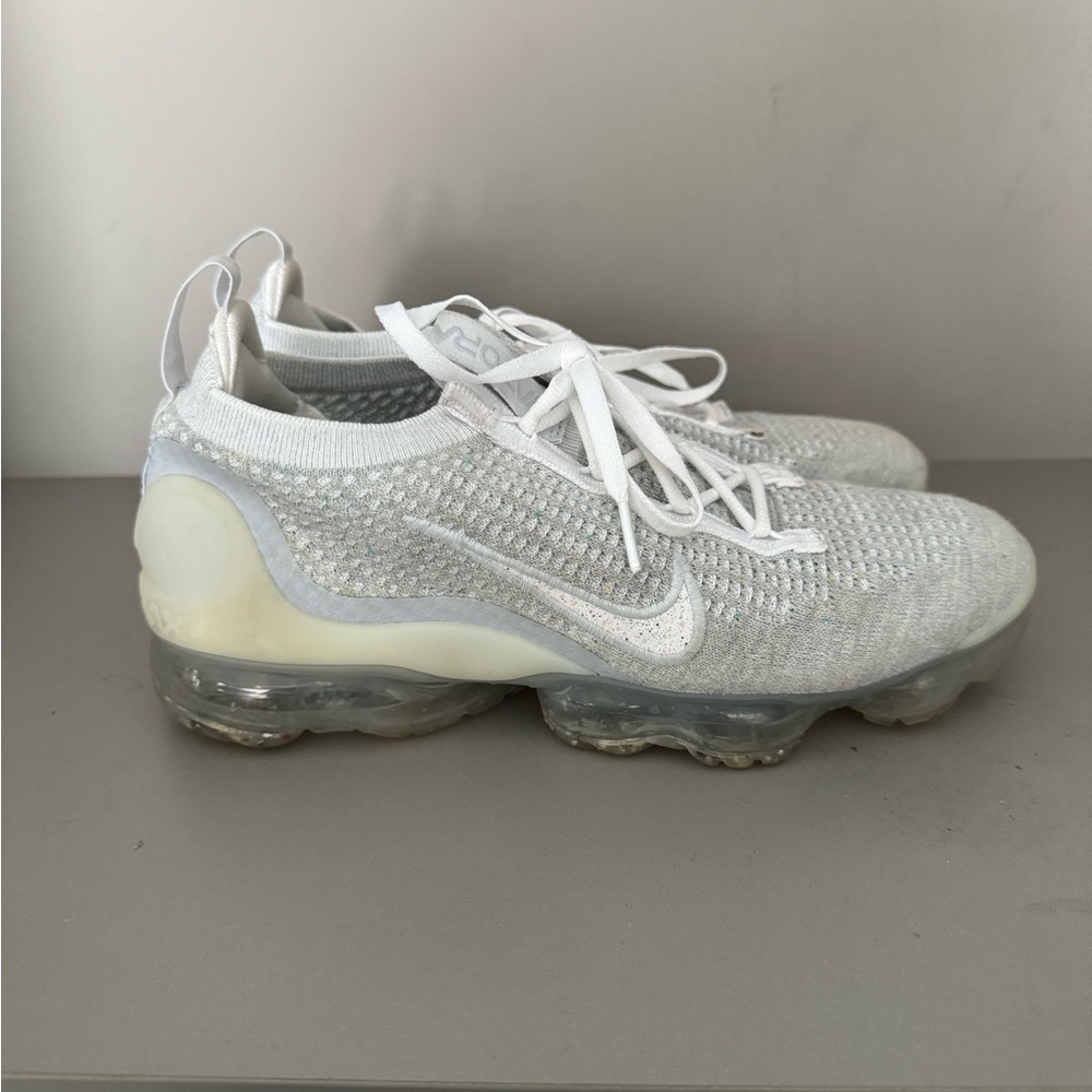 Nike women’s 9 vapor max